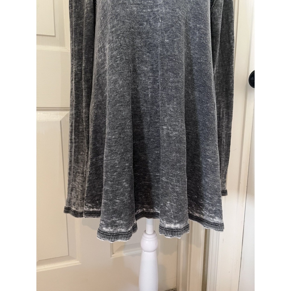 Free People Gray Burnout Waffle Knit Thermal Long Sleeve Top Women's Medium - Picture 3 of 7